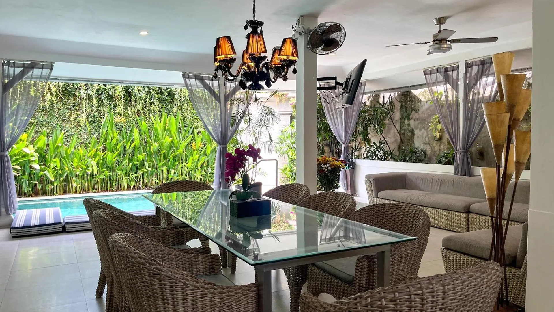 Ozamiz Villa Seminyak By Villas R Us 0*, Seminyak (Bali)