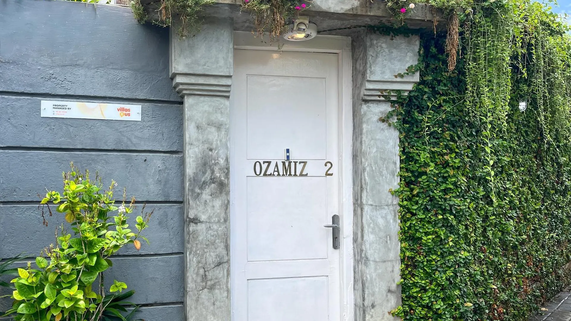 Ozamiz Villa Seminyak By Villas R Us contacts